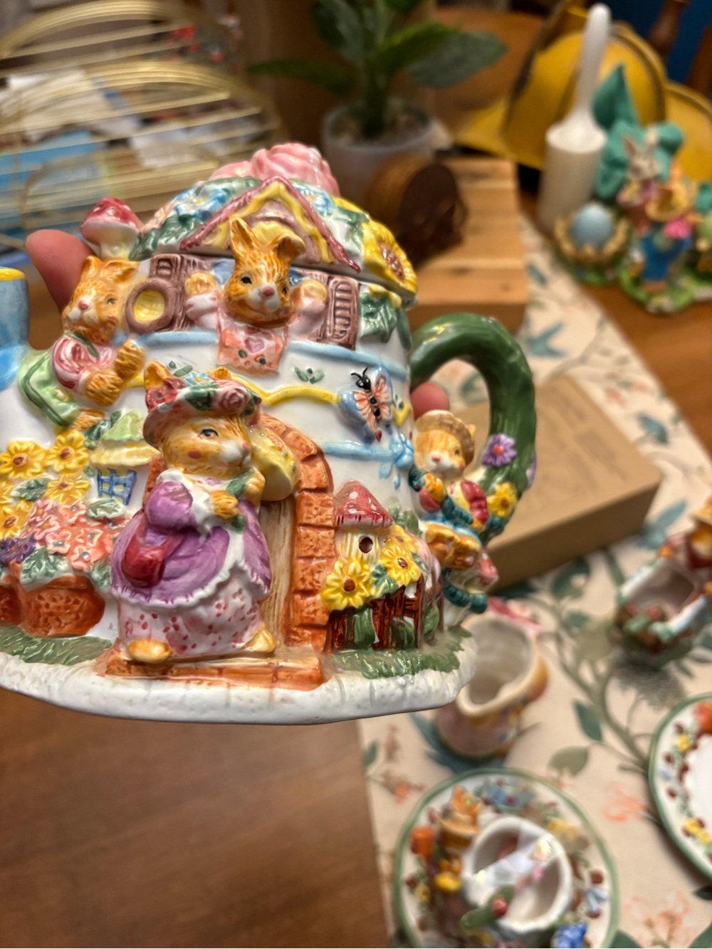Mercuries Springtime Tea Set - Picture 4 of 11